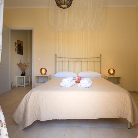 Appartamento Avelia Pink Asprogerakata Esterno foto